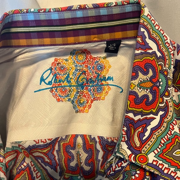 Excellent condition- worn once and dry cleaned.Robert Graham men’s shirt. - Picture 3 of 3